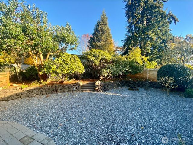 3700 Harbel Drive NE, Bremerton, WA 98310