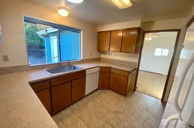 3700 Harbel Drive NE, Bremerton, WA 98310