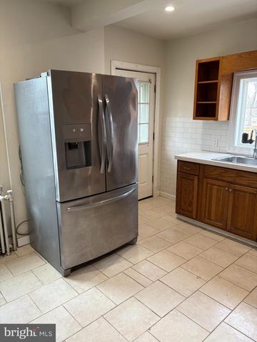 18 CHURCH ST, Willow Grove, PA 19090