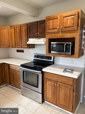 18 CHURCH ST, Willow Grove, PA 19090