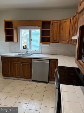 18 CHURCH ST, Willow Grove, PA 19090