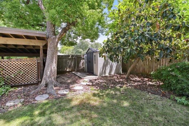 8970 Phoenix Ave, Fair Oaks, CA 95628