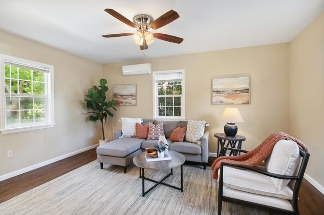 8970 Phoenix Ave, Fair Oaks, CA 95628