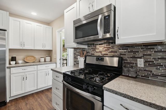 8970 Phoenix Ave, Fair Oaks, CA 95628
