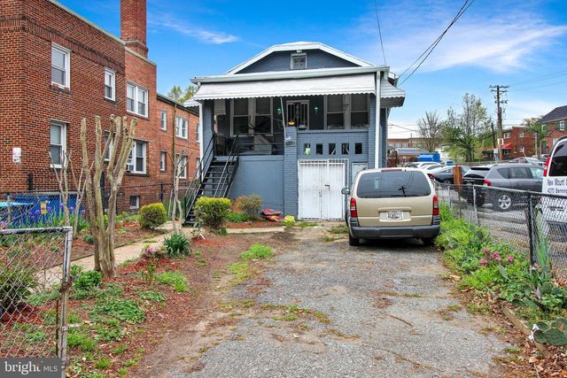 4380 BENNING RD NE, Washington, DC 20019