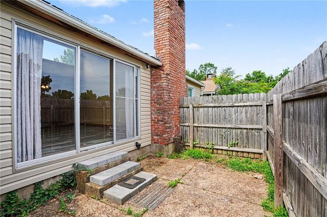 11321 Calico Drive, Kansas City, MO 64137