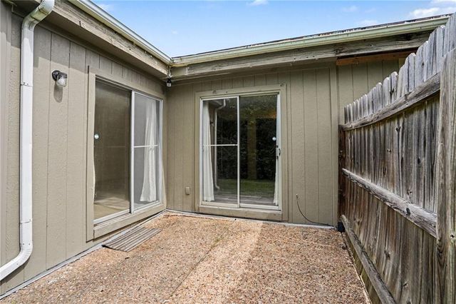 11321 Calico Drive, Kansas City, MO 64137