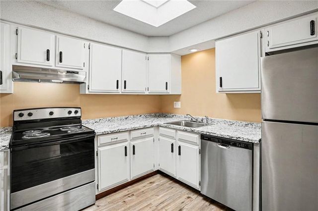 11321 Calico Drive, Kansas City, MO 64137