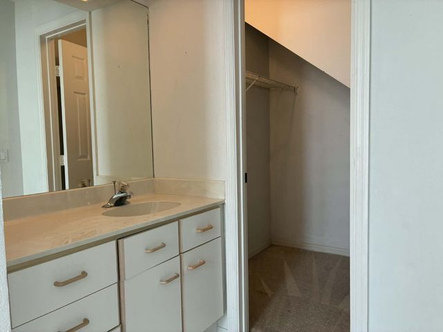 1930 Westminster Circle 112, Vero Beach, FL 32966