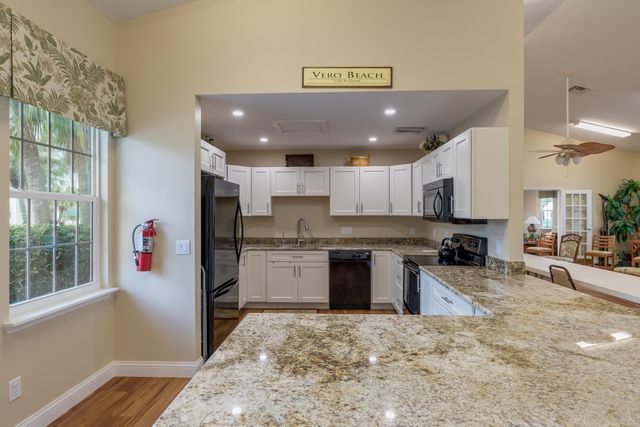 1930 Westminster Circle 112, Vero Beach, FL 32966