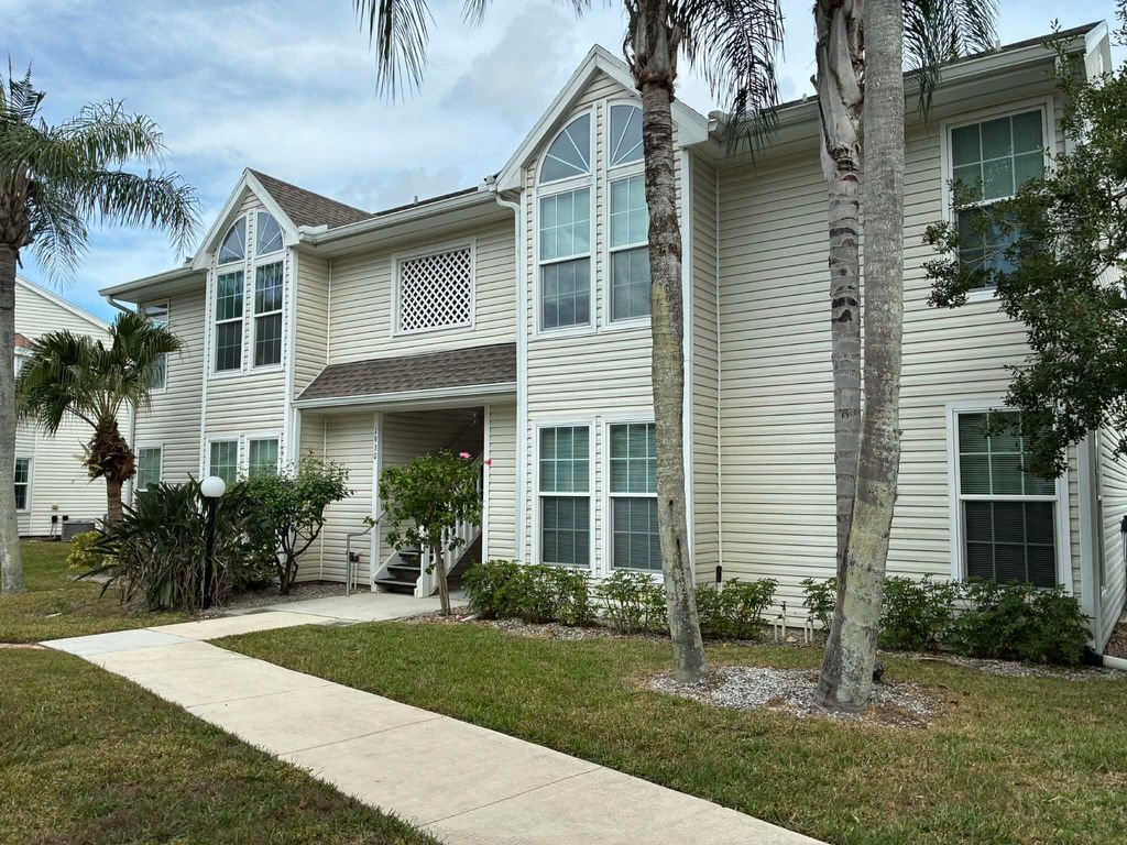 1930 Westminster Circle 112, Vero Beach, FL 32966