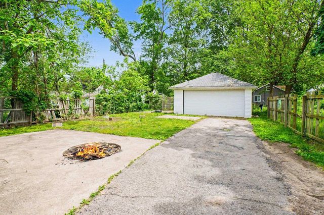1122 N Huey Street, South Bend, IN 46628