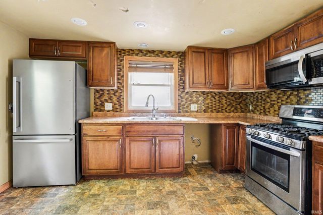 1122 N Huey Street, South Bend, IN 46628