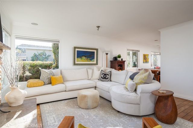 2011 Tustin Avenue, Costa Mesa, CA 92627