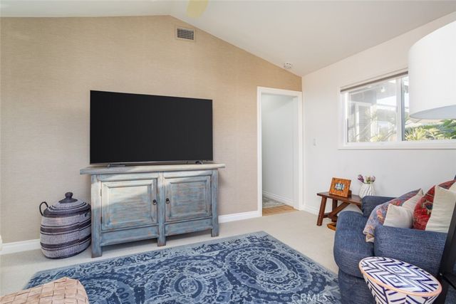 2011 Tustin Avenue, Costa Mesa, CA 92627