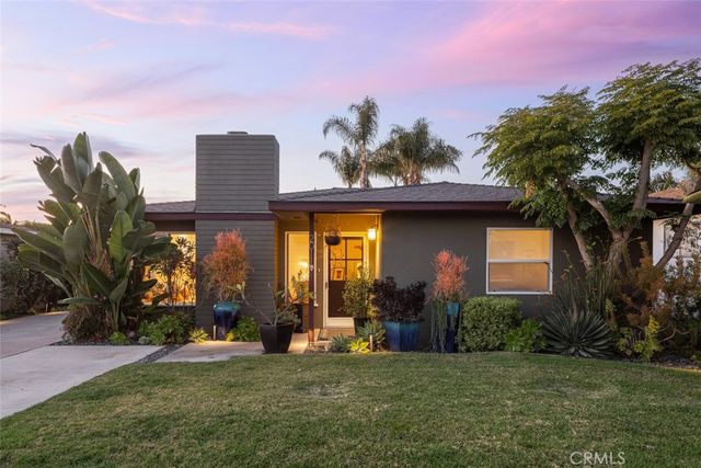 2011 Tustin Avenue, Costa Mesa, CA 92627