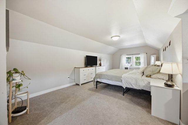 1402 8th Avenue S, Fargo, ND 58103