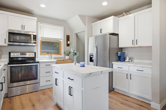1402 8th Avenue S, Fargo, ND 58103