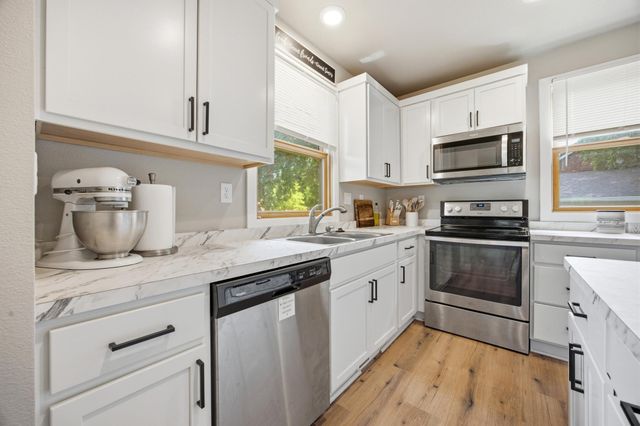1402 8th Avenue S, Fargo, ND 58103