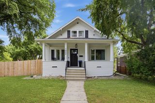 1402 8th Avenue S, Fargo, ND 58103