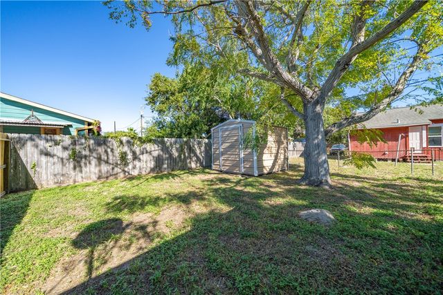 4117 Summit Dr, Corpus Christi, TX 78418