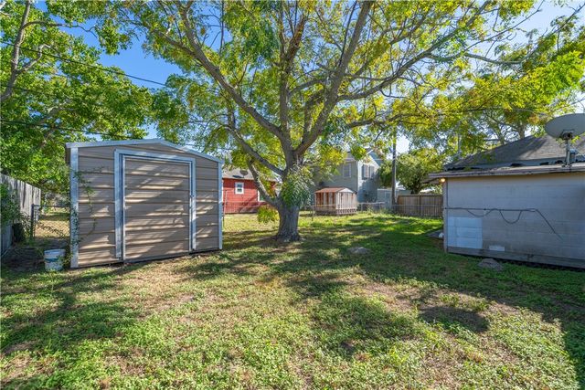 4117 Summit Dr, Corpus Christi, TX 78418