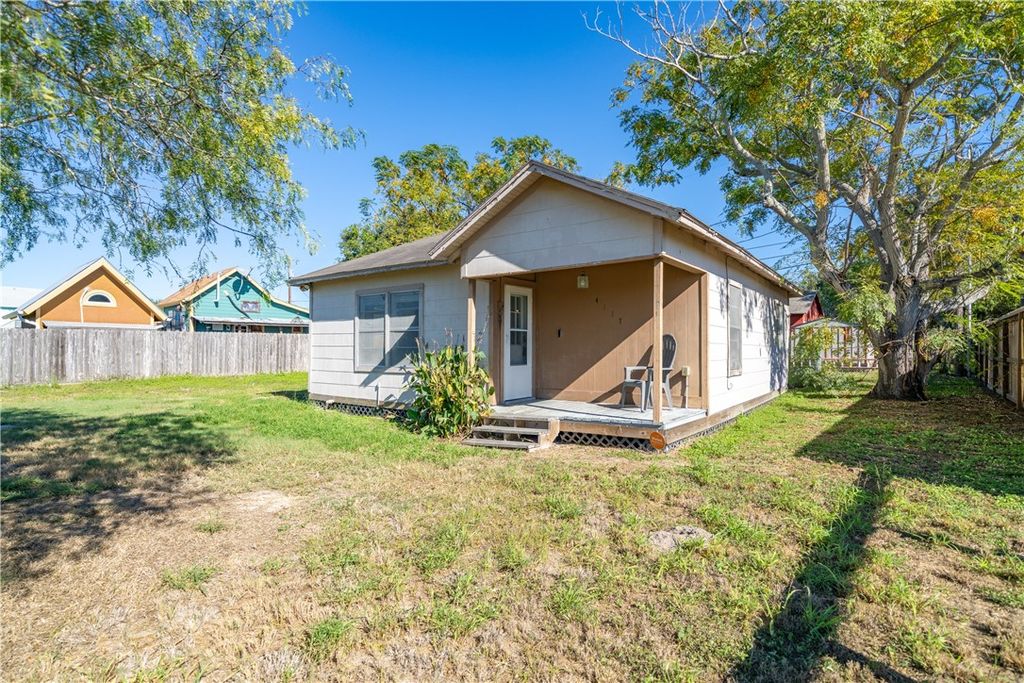 4117 Summit Dr, Corpus Christi, TX 78418