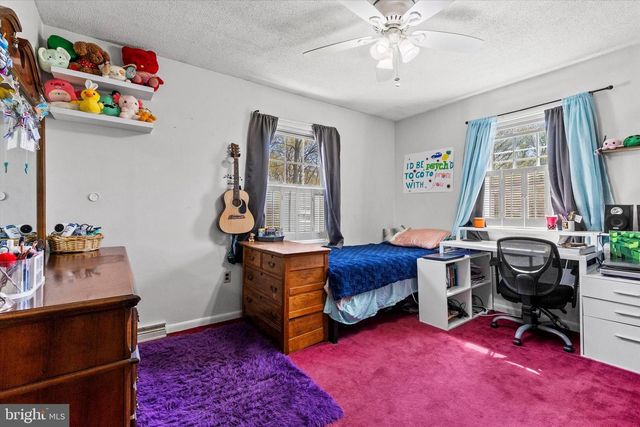 34 WASHINGTON RD, New Freedom, PA 17349