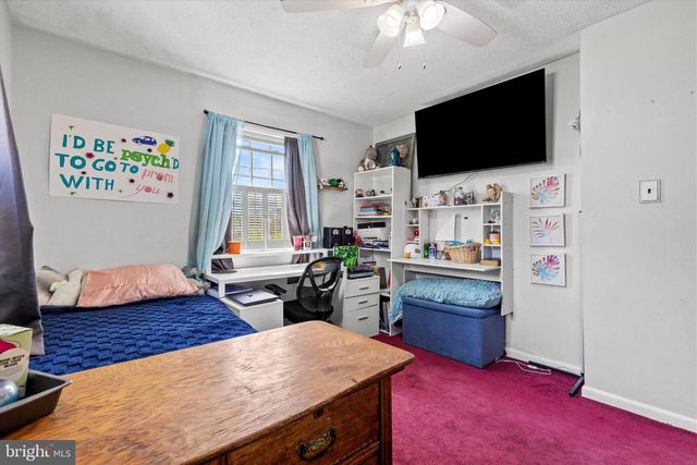 34 WASHINGTON RD, New Freedom, PA 17349