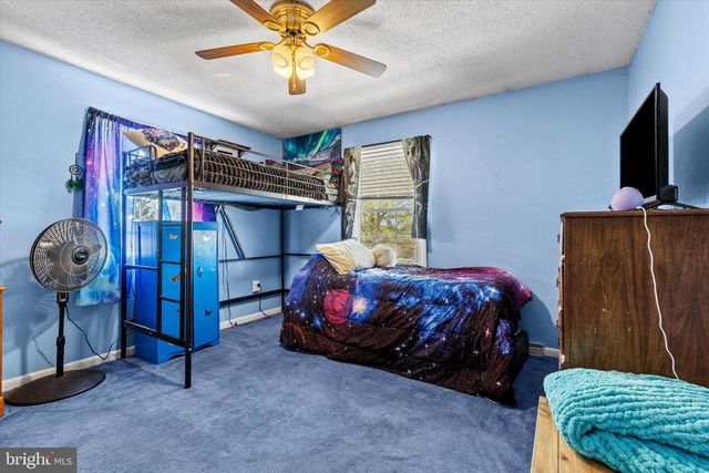 34 WASHINGTON RD, New Freedom, PA 17349