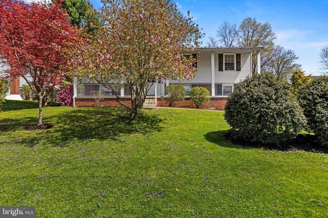 34 WASHINGTON RD, New Freedom, PA 17349