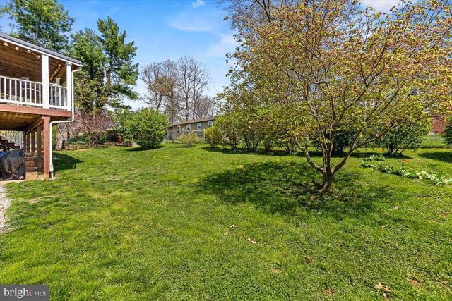 34 WASHINGTON RD, New Freedom, PA 17349