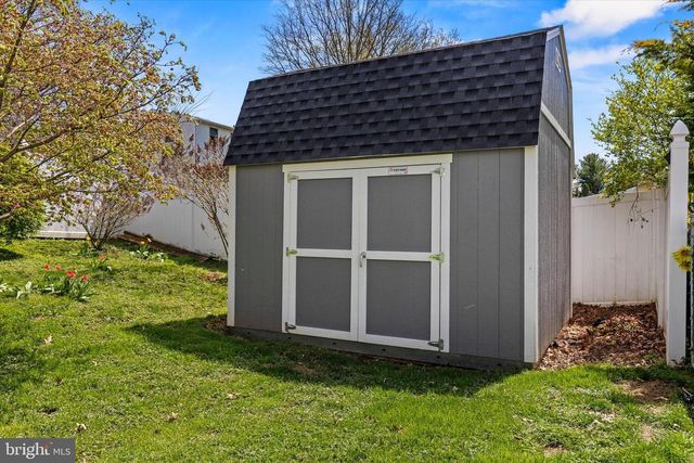 34 WASHINGTON RD, New Freedom, PA 17349