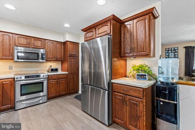 34 WASHINGTON RD, New Freedom, PA 17349
