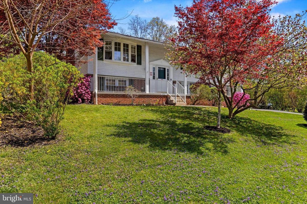 34 WASHINGTON RD, New Freedom, PA 17349