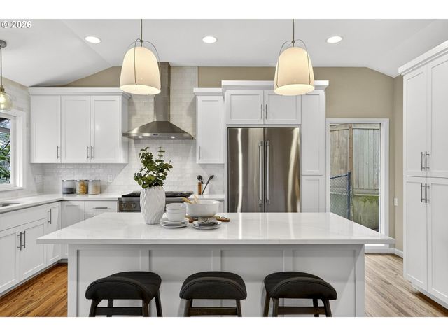 1433 Sw HIGHLAND Rd, Portland, OR 97221