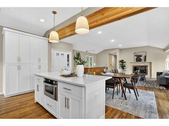 1433 Sw HIGHLAND Rd, Portland, OR 97221