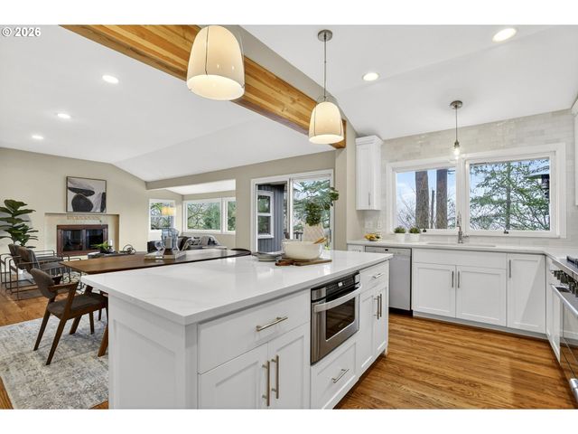 1433 Sw HIGHLAND Rd, Portland, OR 97221