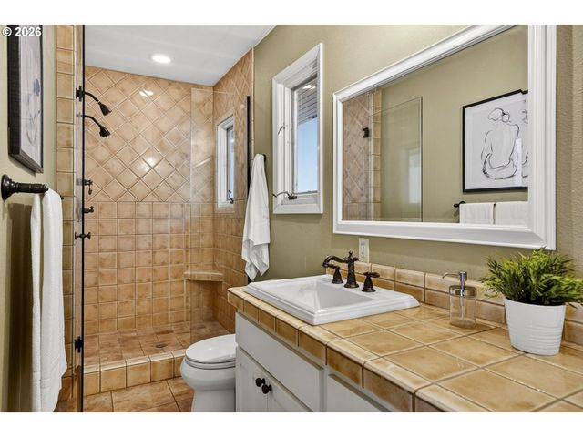 1433 Sw HIGHLAND Rd, Portland, OR 97221