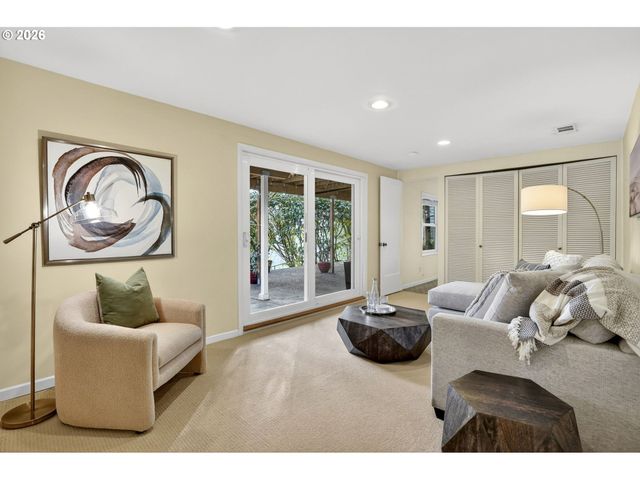 1433 Sw HIGHLAND Rd, Portland, OR 97221