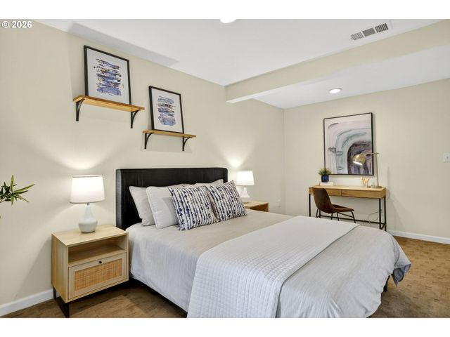 1433 Sw HIGHLAND Rd, Portland, OR 97221