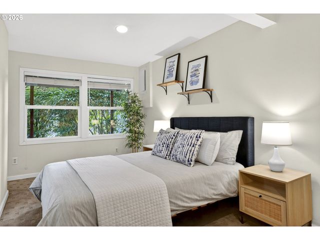 1433 Sw HIGHLAND Rd, Portland, OR 97221