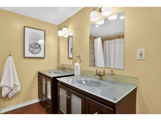 1433 Sw HIGHLAND Rd, Portland, OR 97221