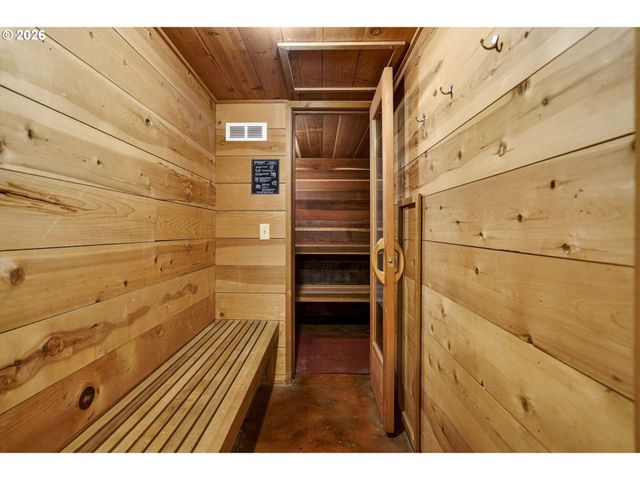 1433 Sw HIGHLAND Rd, Portland, OR 97221