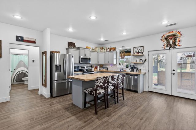 2225 J E Woody Road, Springtown, TX 76082