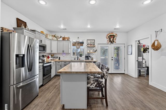 2225 J E Woody Road, Springtown, TX 76082