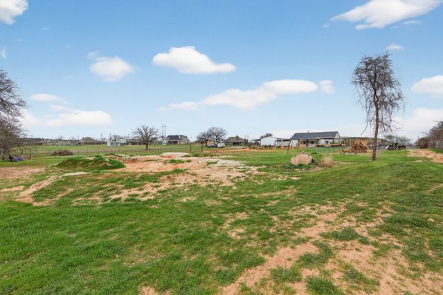 2225 J E Woody Road, Springtown, TX 76082