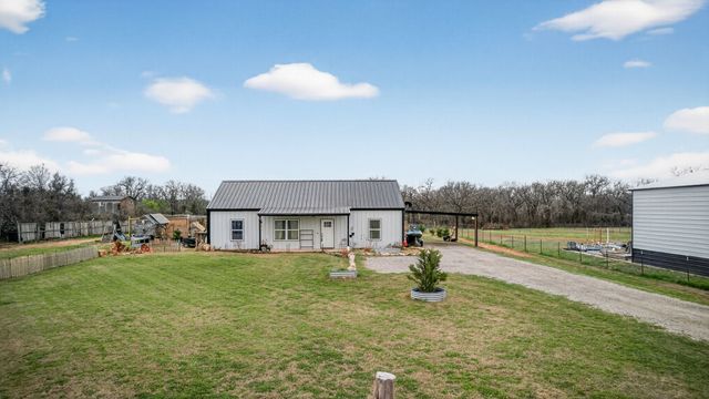 2225 J E Woody Road, Springtown, TX 76082