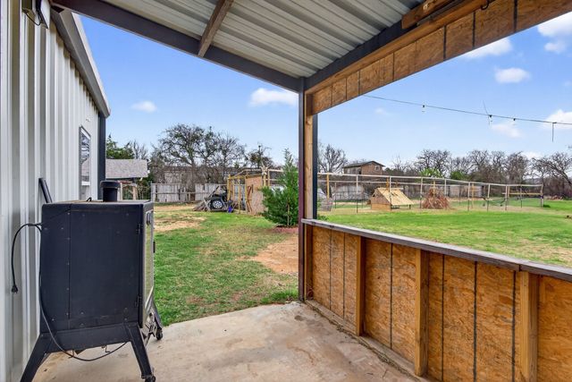 2225 J E Woody Road, Springtown, TX 76082