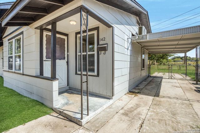 142 W PALFREY, San Antonio, TX 78233